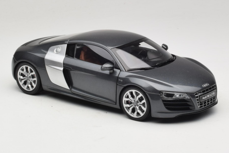 Audi R8 5.2 FSI Quattro Daytona Grey Kyosho 1:18 09216DG Druckguss