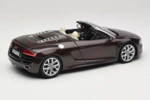 Audi R8 5.2 Spyder Teak Brown Kyosho 1:18 5010918525 Druckguss — Bild 3 von 8