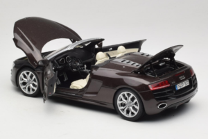 Audi R8 5.2 Spyder Teak Brown Kyosho 1:18 5010918525 Druckguss — Bild 5 von 8