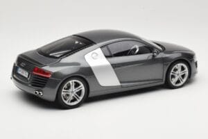 Audi R8 Type 42 4.2 Daytona Grey Kyosho 1:18 5010618425 Druckguss — Bild 3 von 8