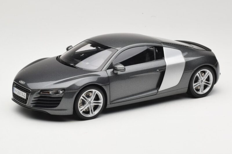 Audi R8 Type 42 4.2 Daytona Grey Kyosho 1:18 5010618425 Druckguss