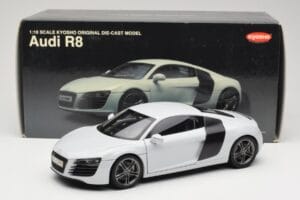 Audi R8 Type 42 Suzuka Grey Kyosho 1:18 09213SG Druckguss — Bild 8 von 8