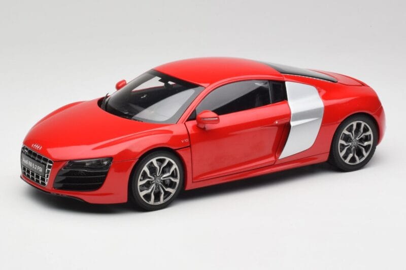 Audi R8 V10 Brilliant Rot Kyosho 1:18 09216RR Druckguss