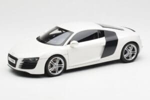 Audi R8 Type 42 Weiß Kyosho 1:18 09213W Druckguss