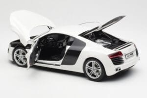 Audi R8 Type 42 Weiß Kyosho 1:18 09213W Druckguss — Bild 5 von 8