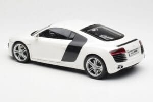 Audi R8 Type 42 Weiß Kyosho 1:18 09213W Druckguss — Bild 7 von 8