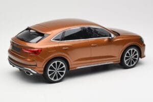 Audi RS Q3 Sportback 8U Brown Metallic Minichamps 1:18 155018104 Druckguss — Bild 2 von 6