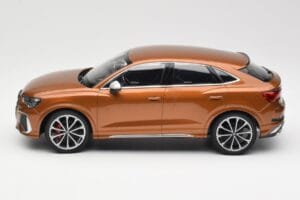 Audi RS Q3 Sportback 8U Brown Metallic Minichamps 1:18 155018104 Druckguss — Bild 3 von 6