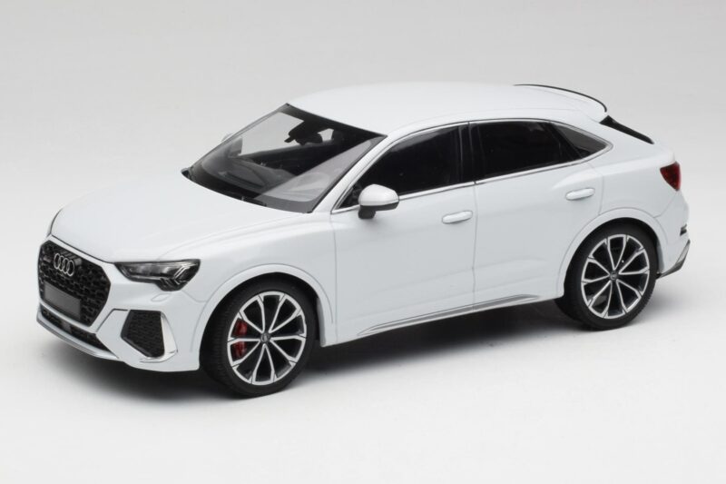 Audi RS Q3 F3 Sportback Glacier White Metallic Minichamps 1:18 155018105 Druckguss
