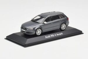 Audi RS4 B7 Avant Grau Minichamps 1:43 5010509223 Druckguss — Bild 2 von 4