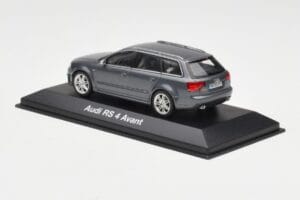 Audi RS4 B7 Avant Grau Minichamps 1:43 5010509223 Druckguss — Bild 3 von 4