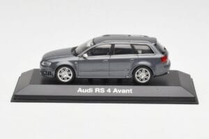 Audi RS4 B7 Avant Grau Minichamps 1:43 5010509223 Druckguss