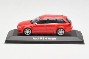 Audi RS4 B7 Avant Rot Minichamps 1:43 5010509213 Druckguss