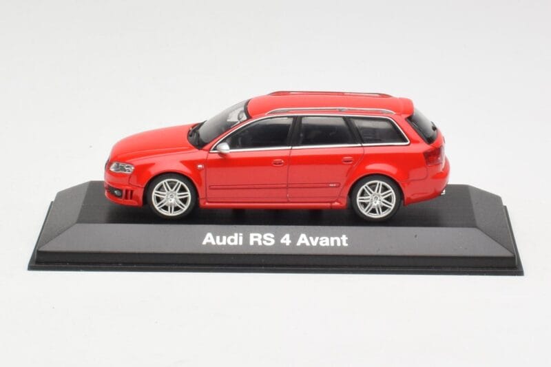 Audi RS4 B7 Avant Rot Minichamps 1:43 5010509213 Druckguss
