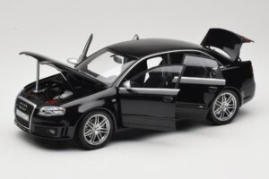 Audi RS4 B7 Sedan Phantom Black Minichamps 1:18 5010509115 Druckguss — Bild 2 von 8
