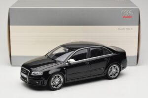 Audi RS4 B7 Sedan Phantom Black Minichamps 1:18 5010509115 Druckguss — Bild 8 von 8
