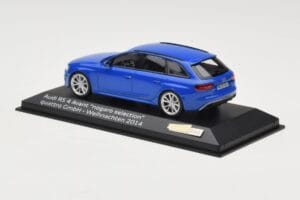 Audi RS4 B8 Avant Nogaro Blue Weihnachts-Selektion 2014 Minichamps 1:43 AUDI003 Druckguss — Bild 3 von 4
