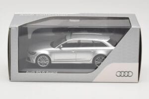 Audi RS6 C7 Avant Prisma Silver Minichamps 1:43 5011216213 Druckguss — Bild 4 von 4