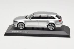 Audi RS6 C7 Avant Prisma Silver Minichamps 1:43 5011216213 Druckguss