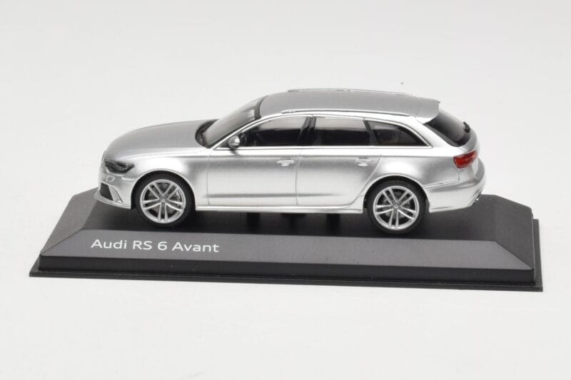 Audi RS6 C7 Avant Prisma Silver Minichamps 1:43 5011216213 Druckguss