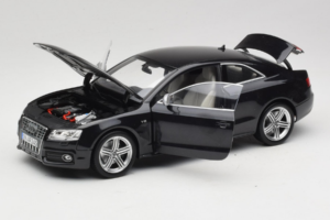 Audi S5 B8 Coupe Schwarz Norev 1:18 188360 Druckguss — Bild 2 von 8