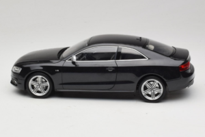 Audi S5 B8 Coupe Schwarz Norev 1:18 188360 Druckguss — Bild 4 von 8