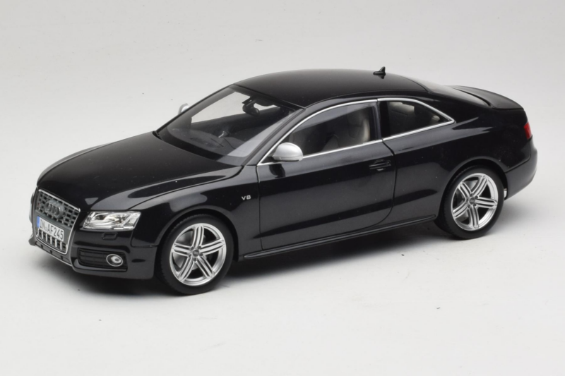 Audi S5 B8 Coupe Schwarz Norev 1:18 188360 Druckguss