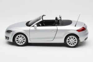 Audi TT 8J Roadster Lichtsilber Minichamps 1:18 5010500515 Druckguss — Bild 4 von 8