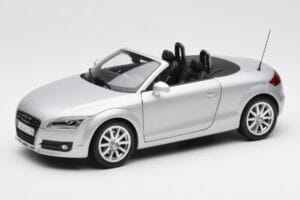 Audi TT 8J Roadster Lichtsilber Minichamps 1:18 5010500515 Druckguss