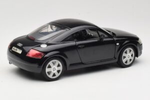 Audi TT 8N Schwarz Revell 1:18 08953 Druckguss — Bild 3 von 8