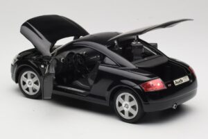 Audi TT 8N Schwarz Revell 1:18 08953 Druckguss — Bild 5 von 8