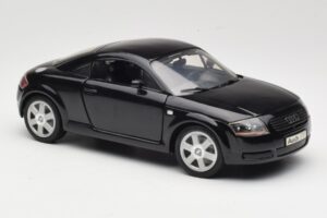 Audi TT 8N Schwarz Revell 1:18 08953 Druckguss — Bild 6 von 8