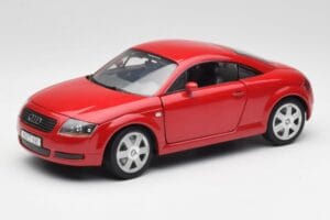 Audi TT 8N Coupe Rot Revell 1:18 89909092 Druckguss