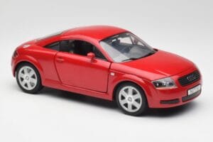 Audi TT 8N Coupe Rot Revell 1:18 89909092 Druckguss — Bild 6 von 8