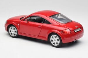 Audi TT 8N Coupe Rot Revell 1:18 89909092 Druckguss — Bild 7 von 8