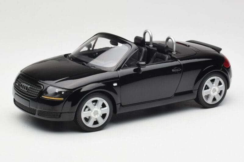 Audi TT 8N Roadster Black Metallic Minichamps 1:18 155017030 Druckguss