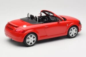 Audi TT 8N Roadster Rot Minichamps 1:18 155017032 Druckguss — Bild 2 von 6