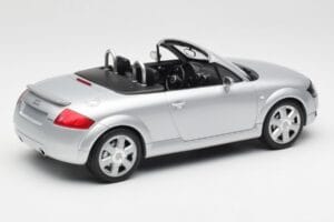 Audi TT 8N Roadster Silver Metallic Minichamps 1:18 155017031 Druckguss — Bild 2 von 6