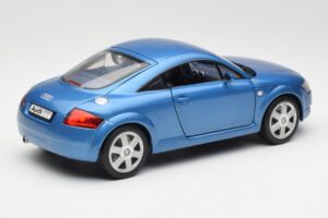 Audi TT 8N Blau Revell 1:18 8954 Druckguss — Bild 3 von 8