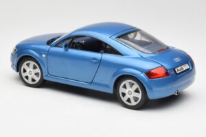 Audi TT 8N Blau Revell 1:18 8954 Druckguss — Bild 7 von 8