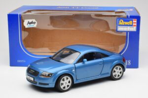 Audi TT 8N Blau Revell 1:18 8954 Druckguss — Bild 8 von 8