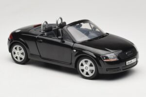 Audi TT 8N Roadster Schwarz Revell 1:18 08980 Druckguss — Bild 6 von 8