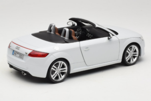 Audi TT 8S Roadster Glacier White Minichamps 1:18 5011400515 Druckguss — Bild 3 von 8
