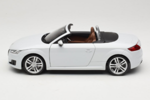 Audi TT 8S Roadster Glacier White Minichamps 1:18 5011400515 Druckguss — Bild 4 von 8