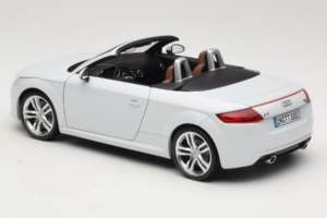 Audi TT 8S Roadster Glacier White Minichamps 1:18 5011400515 Druckguss — Bild 7 von 8