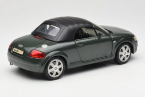Audi TT 8N Roadster Grün Revell 1:18 08979 Druckguss — Bild 3 von 8