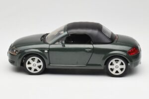 Audi TT 8N Roadster Grün Revell 1:18 08979 Druckguss — Bild 4 von 8