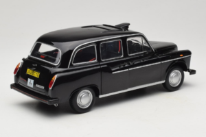 Austin FX4 London Taxi Schwarz Minichamps 1:18 180136000 Druckguss — Bild 3 von 8