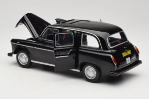 Austin FX4 London Taxi Schwarz Minichamps 1:18 180136000 Druckguss — Bild 5 von 8