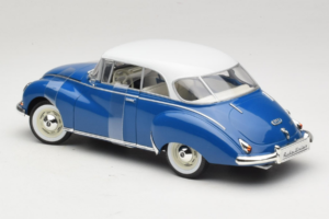 Auto Union 1000 S Coupe Blau Weiß Revell 1:18 08909 Druckguss — Bild 5 von 6